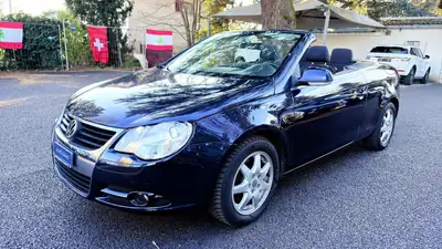 VW Eos 2.0 FSI — Cabriolet élégant, 150 ch, sans accident — Heckansicht