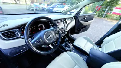 Kia Carens 1.7 CRDi Swiss Eco Edition DCT — Monospace 7 places, diesel économe et fiable — Miniatur 11