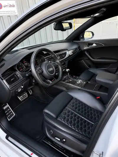 Audi RS6 Avant Performance — 605 PS V8 Biturbo, freins Keramik, Quattro intégral — cruscotto