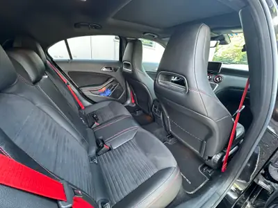 Mercedes-AMG A 45 4Matic — 360 ch de pure performance, entretien récent — Thumbnail 11