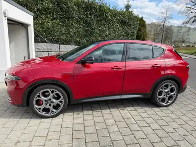 Alfa Romeo Tonale 1.3 Plug-in Hybrid Q4 Veloce — SUV rechargeable, 21'000 km, équipé premium — exterior view