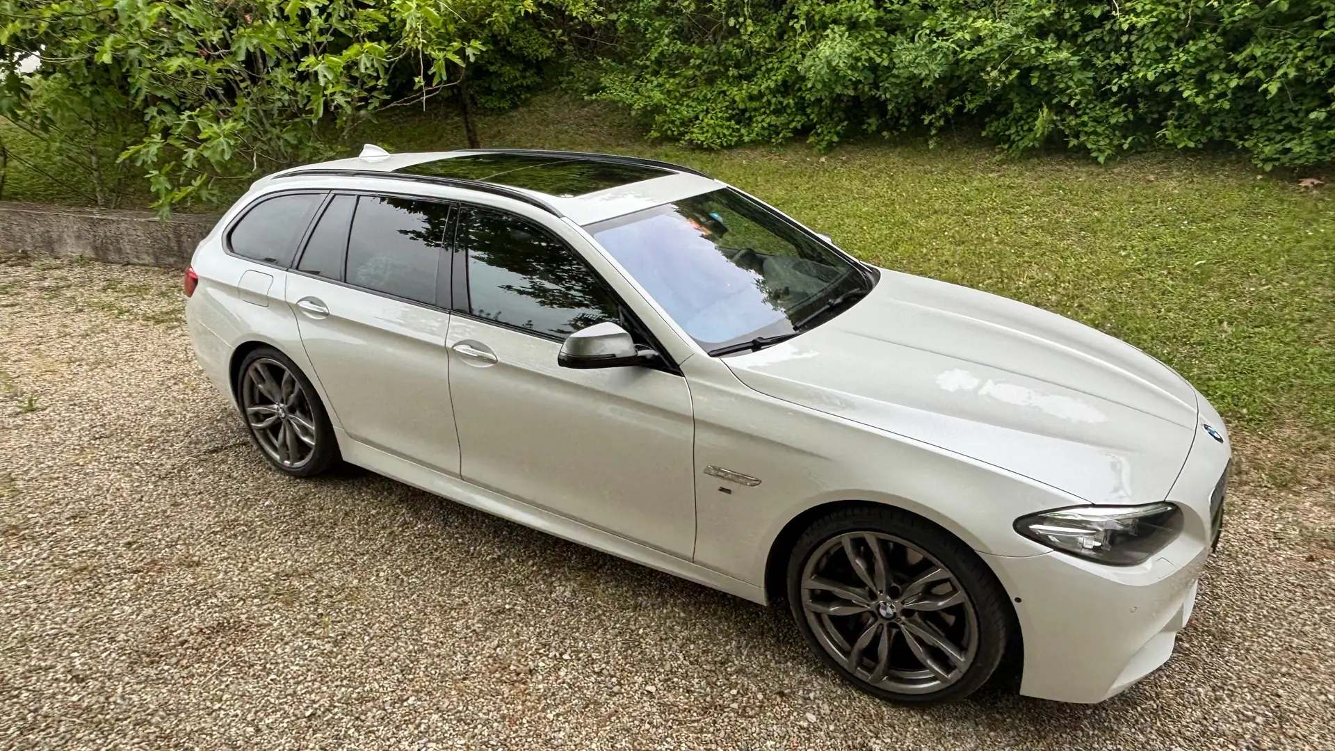 BMW M550d Touring xDrive — Diesel performant, break luxe 381 ch — Außenansicht
