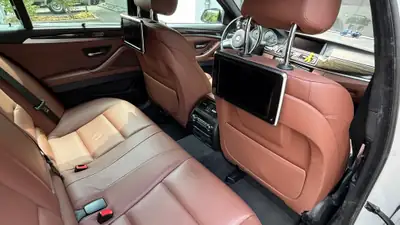 BMW M550d Touring xDrive — Diesel performant, break luxe 381 ch — Miniatur 15