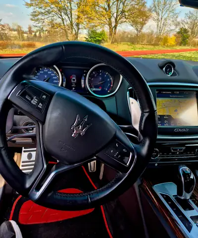 Maserati Ghibli S Q4 — Le grand tourisme sportif à transmission intégrale — Miniatur 7