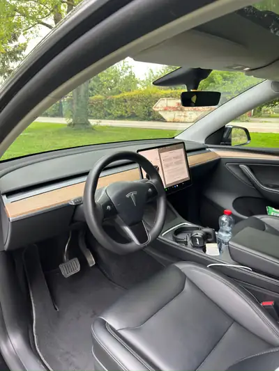 Tesla Model Y — SUV électrique performant, 74 000 km, traction intégrale — cruscotto