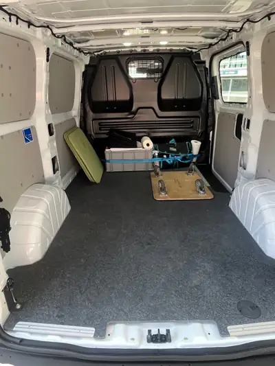 VW Transporter 2.0 TDI 150 ch — Utilitaire fiable, faible kilométrage, transmission manuelle — Miniature 8