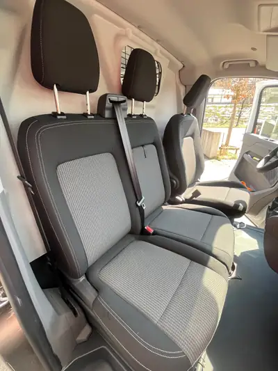 VW Transporter 2.0 TDI 150 ch — Utilitaire fiable, faible kilométrage, transmission manuelle — Miniature 7