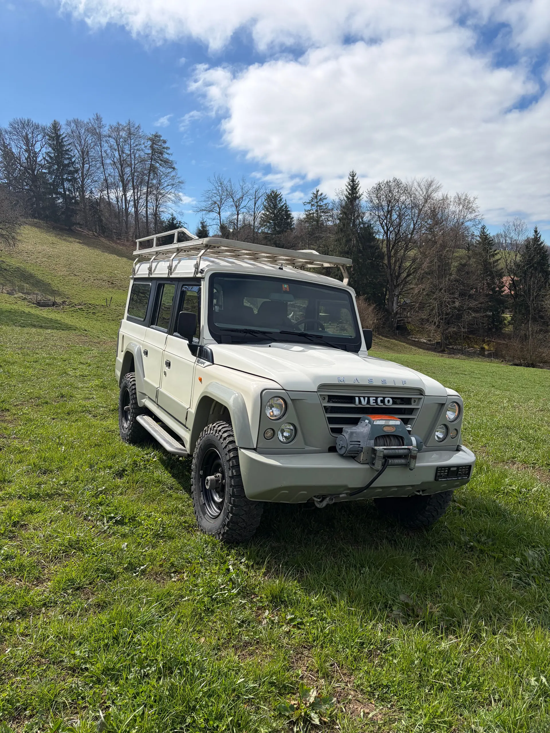 IVECO Massif 3.0 4WD — SUV robuste tout-terrain, 66'000 km, équipé treuil