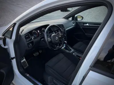 VW Golf 2.0 TSI R 4Motion DSG — Sportive intégrale, 301 ch et transmission auto — Thumbnail 9