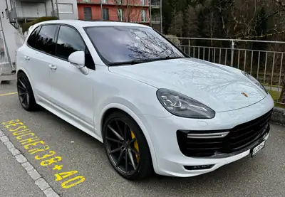 Porsche Cayenne Turbo S 4.8 V8 Biturbo — 570 PS, véhicule de collection suisse — Detail