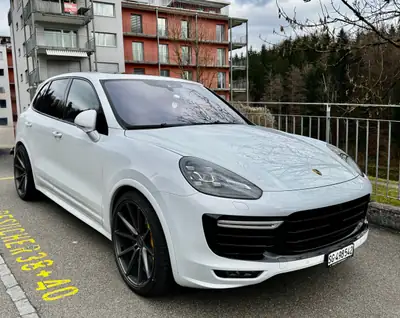 Porsche Cayenne Turbo S 4.8 V8 Biturbo — 570 PS, véhicule de collection suisse — Miniatur 7