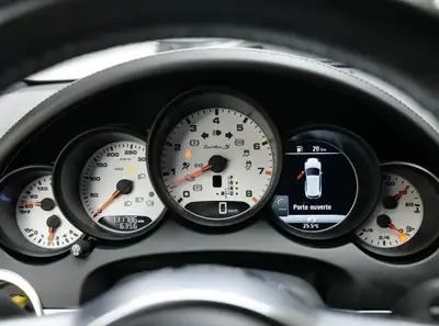 Porsche Cayenne Turbo S 4.8 V8 Biturbo — 570 PS, véhicule de collection suisse — Miniatur 12