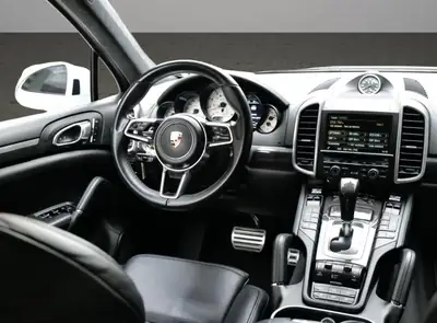Porsche Cayenne Turbo S 4.8 V8 Biturbo — 570 PS, véhicule de collection suisse — Miniatur 15