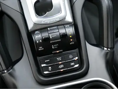 Porsche Cayenne Turbo S 4.8 V8 Biturbo — 570 PS, véhicule de collection suisse — Miniatur 14