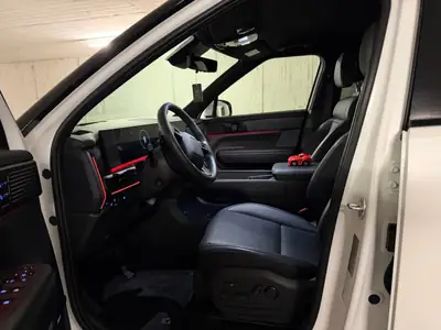 Hyundai Santa Fe 1.6 T-GDi PHEV Calligraphy — SUV 7 places hybride rechargeable, 25'000 km — detail
