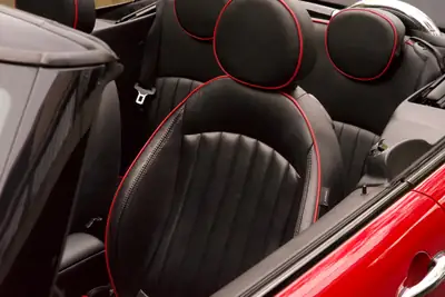 MINI Cabrio Cooper John Cooper Works — Roadster sportif décapotable, 211 ch purs — Innenraum