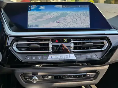 BMW Z4 M40i Steptronic — Cabriolet sportif 2024, 340 ch et faible kilométrage — Miniatura 9