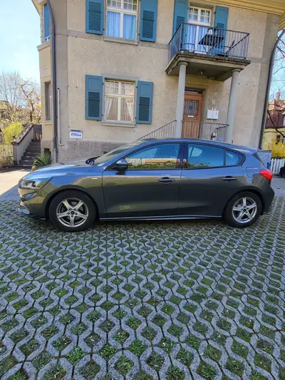Ford Focus 1.0 SCTi Trend+ — Berline compacte économe, 42 000 km seulement — Armaturenbrett