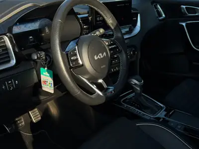 Kia Ceed Sportswagon 1.5 T-GDi MHEV — Hybride léger, 16 300 km, garantie usine jusqu'en 2030 — Detail