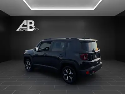 Jeep Renegade 2.0 MJ Trailhawk AWD — SUV compact aventurier, 170 ch et transmission 9 vitesses — rear view