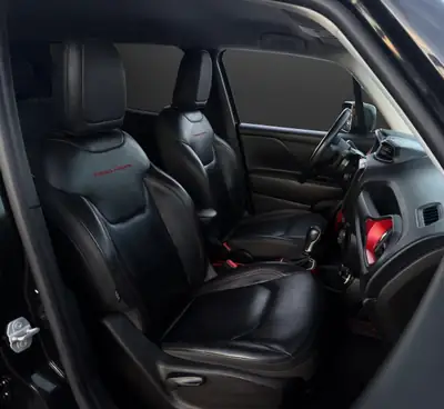 Jeep Renegade 2.0 MJ Trailhawk AWD — SUV compact aventurier, 170 ch et transmission 9 vitesses — Thumbnail 9