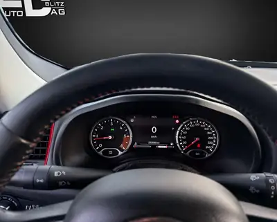 Jeep Renegade 2.0 MJ Trailhawk AWD — SUV compact aventurier, 170 ch et transmission 9 vitesses — Thumbnail 12