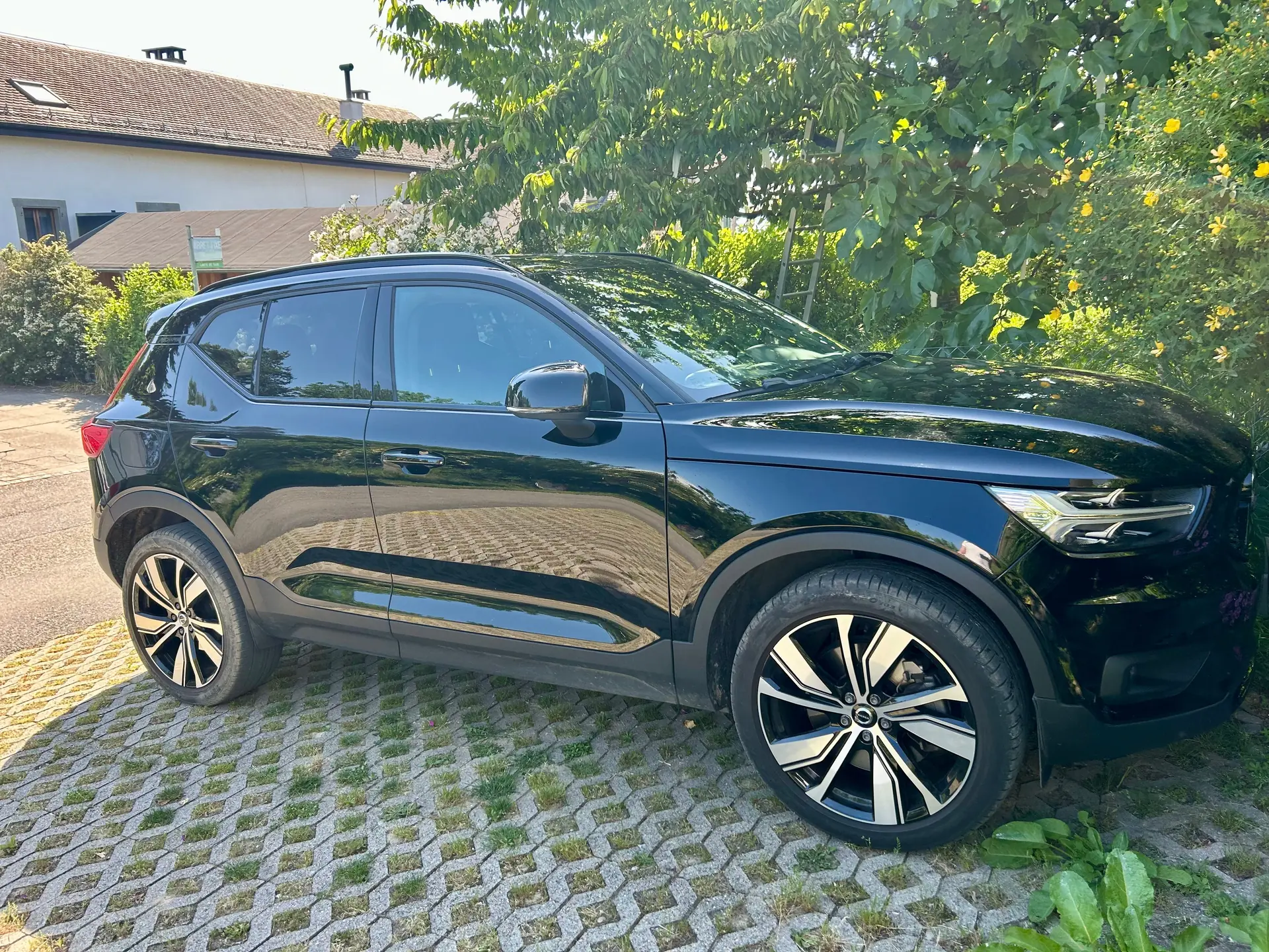 Volvo XC40 T5 TwE R-Design — SUV hybride rechargeable, 56'000 km seulement