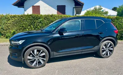 Volvo XC40 T5 TwE R-Design — SUV hybride rechargeable, 56'000 km seulement — Innenraum