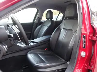 Alfa Romeo Giulia 2.0 Super Automatic — Berline sportive italienne, entretien suivi, sans sinistre — Thumbnail 9