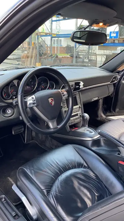 Porsche 911 Carrera 4S — Sportive iconique, transmission automatique, 169 000 km — détail
