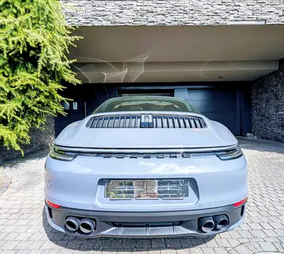 Porsche 911 Targa 4S PDK — Cabriolet iconique, 450 ch et toit panoramique rétractable — intérieur