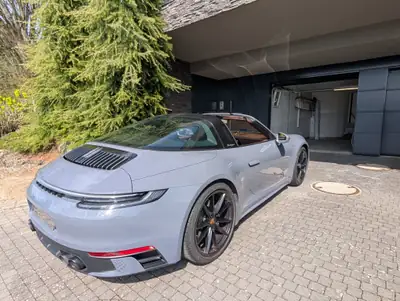 Porsche 911 Targa 4S PDK — Cabriolet iconique, 450 ch et toit panoramique rétractable — tableau de bord