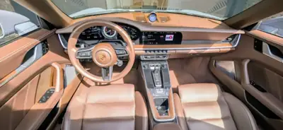 Porsche 911 Targa 4S PDK — Cabriolet iconique, 450 ch et toit panoramique rétractable — Miniature 7