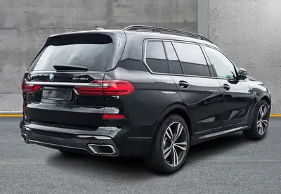 BMW X7 xDrive 30d — SUV 7 places premium, garantie constructeur incluse — Heckansicht