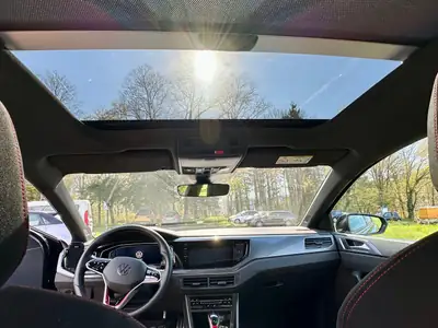 VW Polo 2.0 TSI GTI DSG — Performance sportive et équipements premium pour petit budget — intérieur