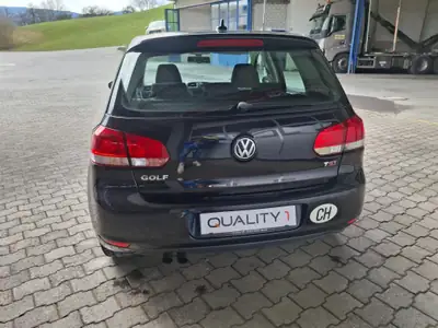 VW Golf 1.4 TSI Highline — Berline dynamique, 171'000 km, moteur turbo fiable — dashboard