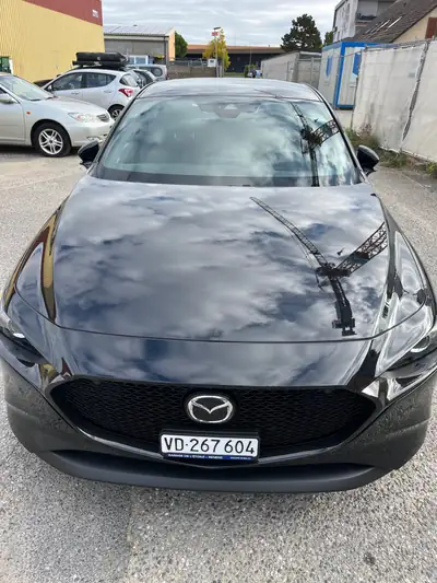 Mazda 3 Hatchback SKYACTIV-G M Hybrid 150 — Compacte hybride légère, 68 000 km seulement — exterior view