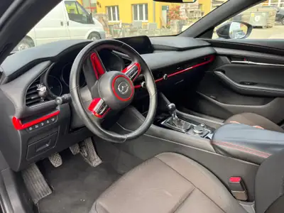 Mazda 3 Hatchback SKYACTIV-G M Hybrid 150 — Compacte hybride légère, 68 000 km seulement — dashboard