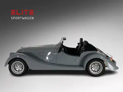 Morgan Plus Four 2.0 Automatik — Roadster British Classique, Moteur 258 ch — côté