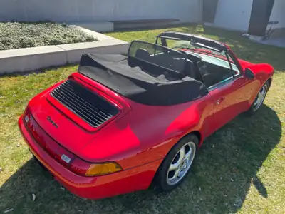 Porsche 911 993 Carrera Cabriolet — Chef-d'œuvre des années 90, kilométrage préservé — detail