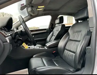 Audi A8 6.0 W12 Tiptronic — Berline de prestige, moteur mythique 450 ch — Miniatur 8