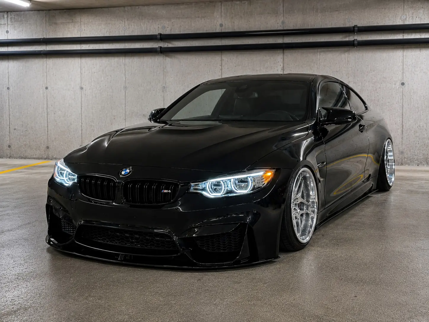 BMW M4 Coupé Black Edition — 431 ch, Toit Carbone, Véhicule de Passionné