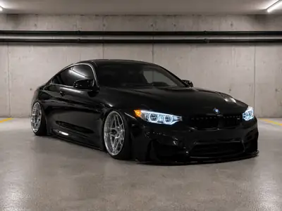 BMW M4 Coupé Black Edition — 431 ch, Toit Carbone, Véhicule de Passionné — detail