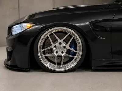 BMW M4 Coupé Black Edition — 431 ch, Toit Carbone, Véhicule de Passionné — Thumbnail 8