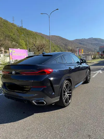 BMW X6 xDrive 30d M Sport — SUV coupé puissant, hybride 48V et entretien réduit — Außenansicht