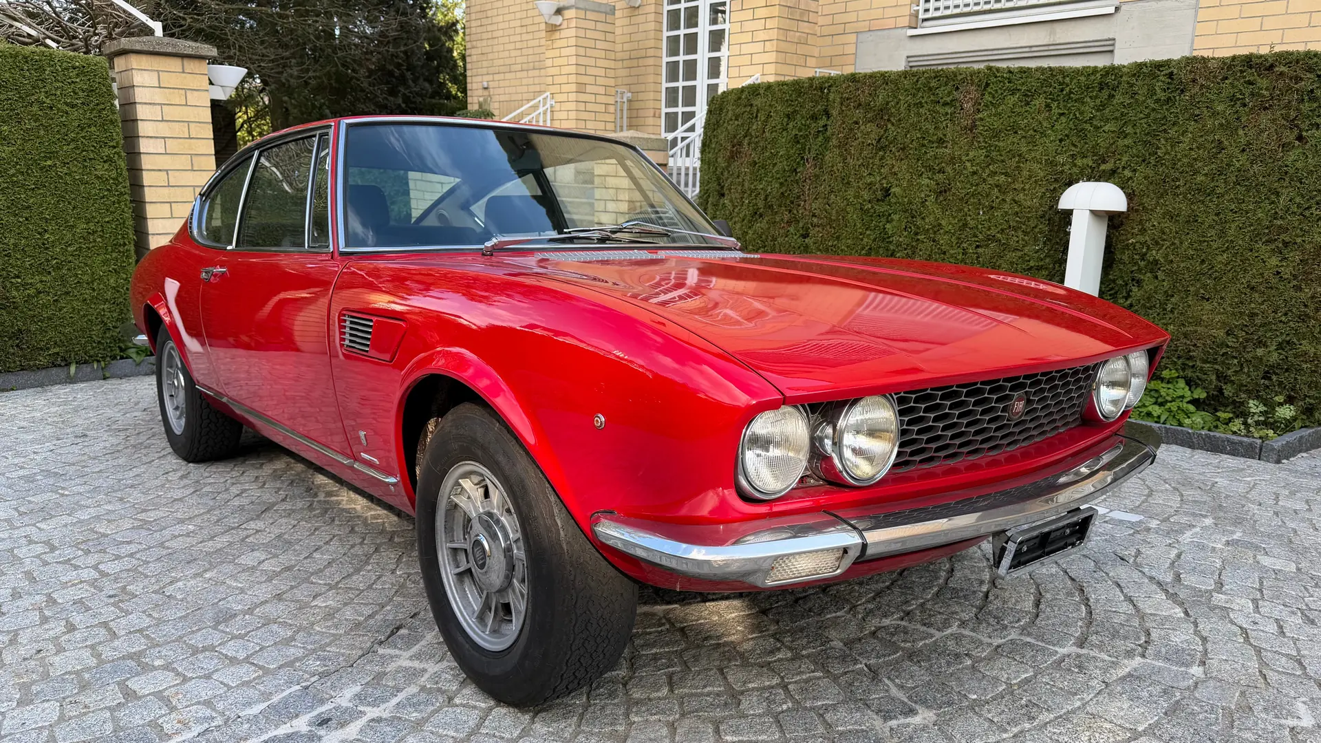 Fiat Dino Coupé 2000 — Légendaire italienne de 1968, 56'000 km seulement — Außenansicht
