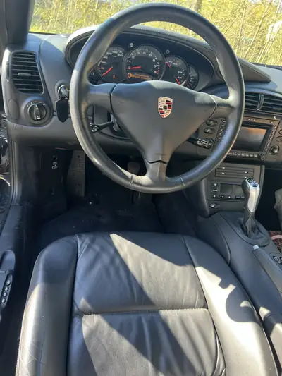 Porsche 911 Carrera 4 S — Coupé sportif légendaire, 320 ch et transmission manuelle — cruscotto
