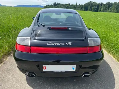 Porsche 911 Carrera 4 S — Coupé sportif légendaire, 320 ch et transmission manuelle — interni