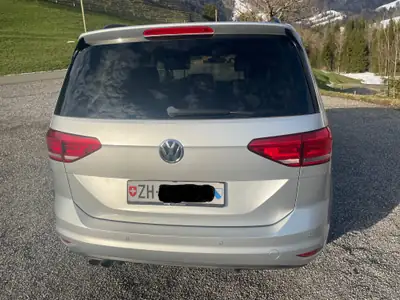 VW Touran 2.0 TDI BlueMotion — Monospace familial, motorisation efficace et fiable — interior