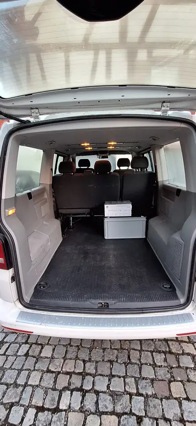 VW T5 Caravelle Trendline — Van aménagé diesel, moteur neuf décembre 2025 — détail